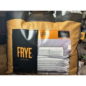 FRYE 3-piece Faux Fur Comforter Set, New
NWT/NEW